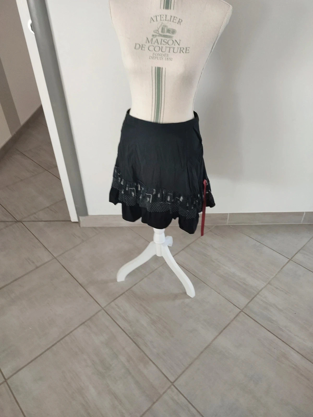 Jupe femme taille 40 cache cache
